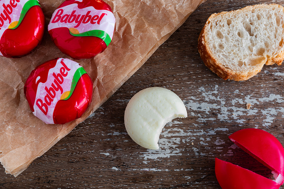 Ontdek de geheimen van Babybel: Het populaire kaasje in een rode waslaag